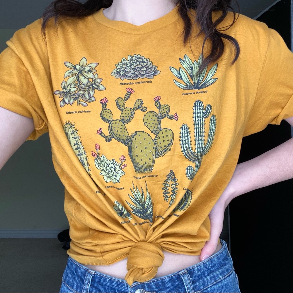 Mustard Yellow CACTUS Print Graphic Desert Tee 🌵